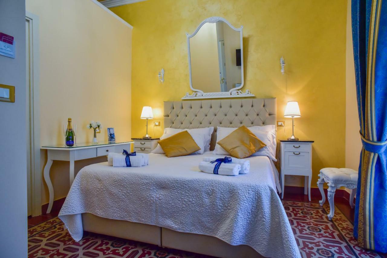 Palazzo Degli Affreschi Bed & Breakfast