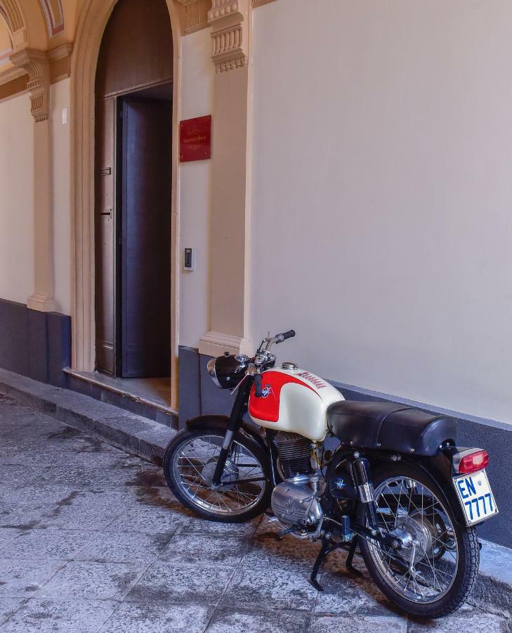 Palazzo Degli Affreschi Bed & Breakfast