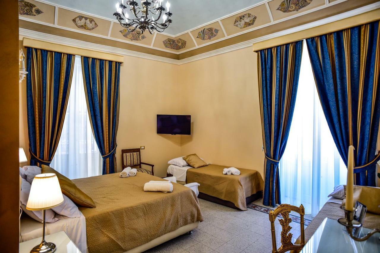 Palazzo Degli Affreschi *